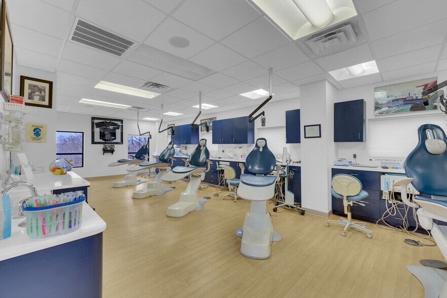 More Photos Of 230 US Highway 206, Flanders Medical For Lease