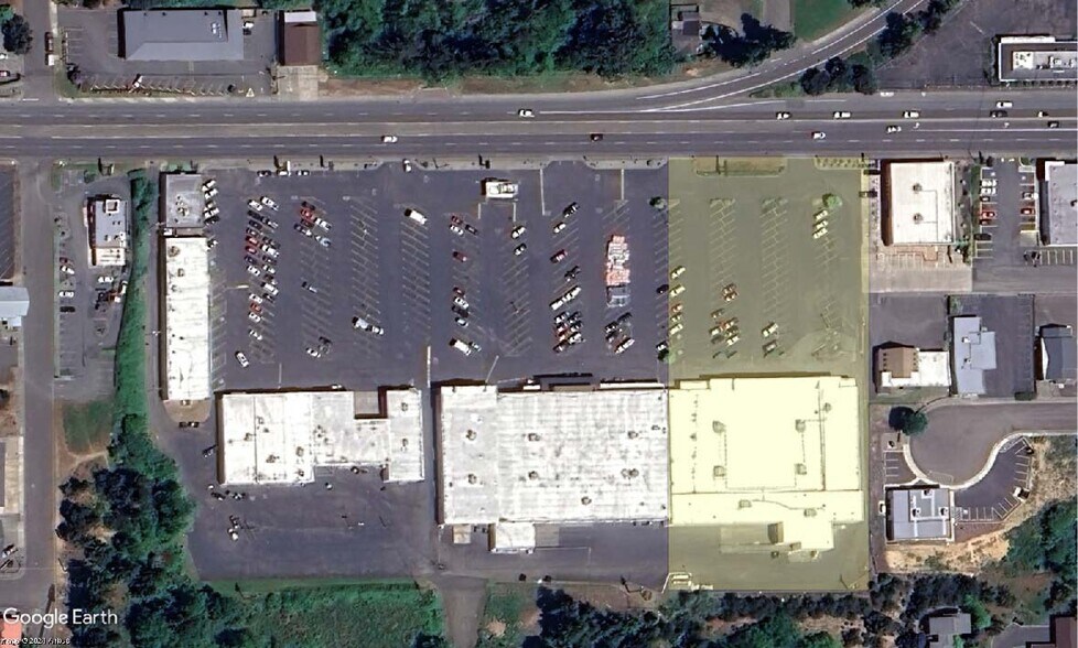 More Photos Of 2121 Newmark St, North Bend Department Store For Lease