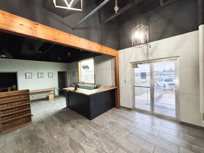 More Photos Of 1475 S Sam Houston Blvd, Houston Warehouse For Sale