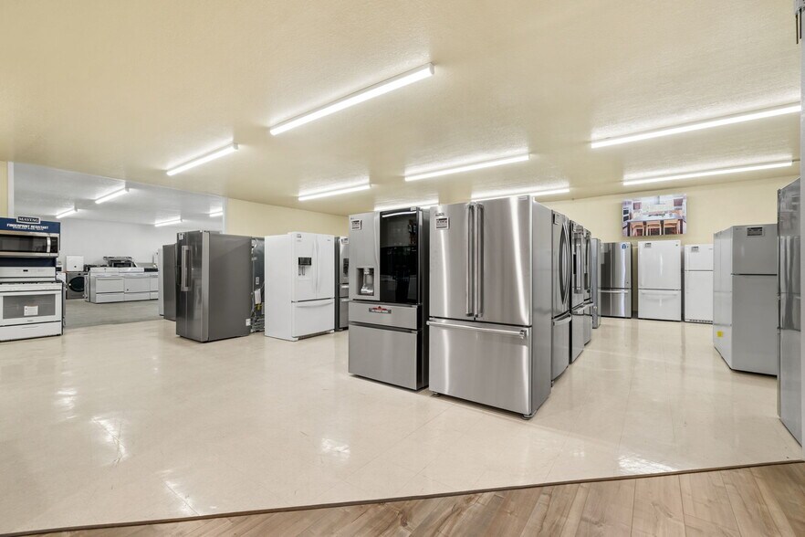 More Photos Of 341 Harris St, Eureka Storefront For Sale