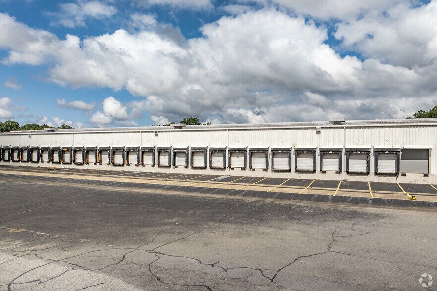 More Photos Of 14140 N Washington Hwy, Ashland Distribution For Lease