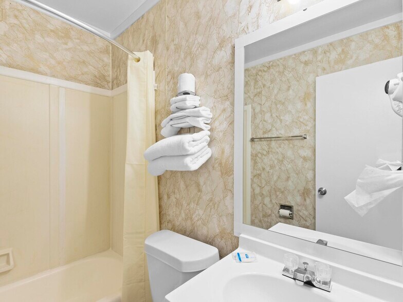 More Photos Of 935 9th Ave, Sidney Hotel For Sale