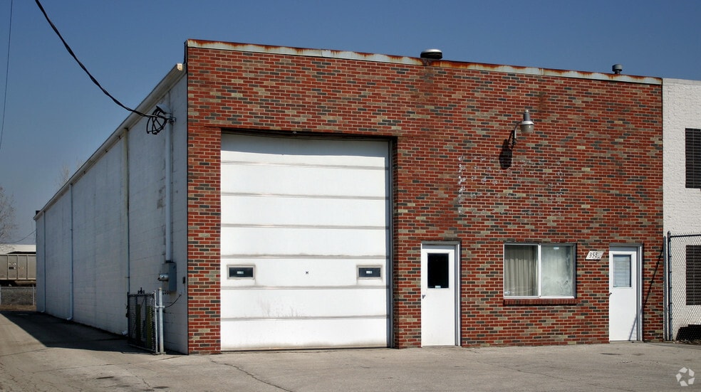 More Photos Of 3550 Marine Rd, Toledo Warehouse For Sale