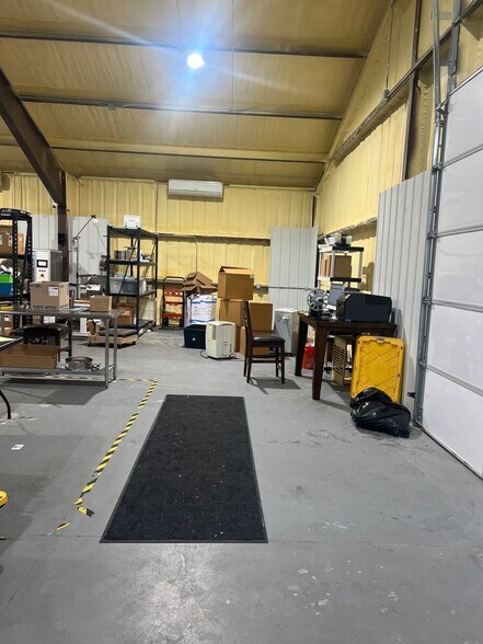 More Photos Of 8511 S Regency Dr, Tulsa Manufacturing For Lease