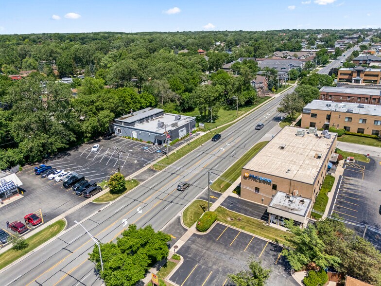 More Photos Of 10140 S Roberts Rd, Palos Hills Bar For Sale