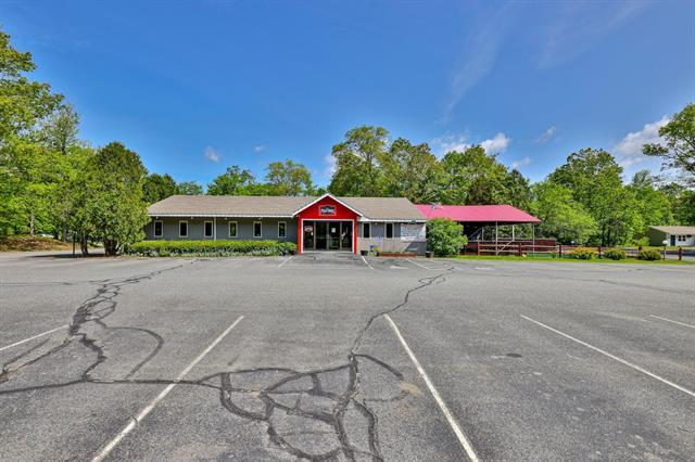 More Photos Of 20 Public Way, Quechee Restaurant For Sale