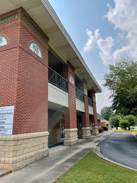 More Photos Of 1403 E Greenville St, Anderson Medical For Lease