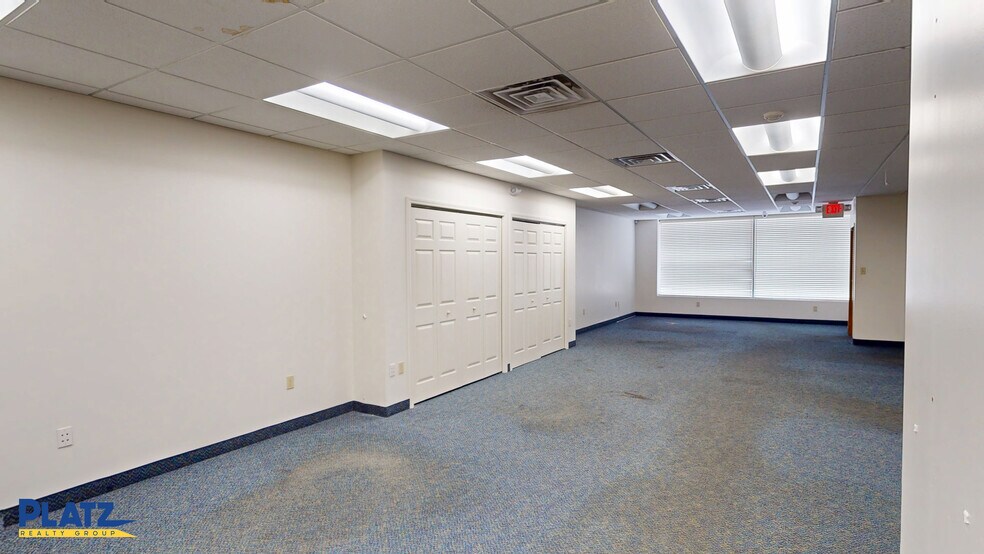 More Photos Of 5986-5998 Market St, Youngstown Storefront Retail Office For Lease