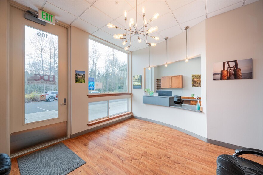 More Photos Of 905 Squalicum Way, Bellingham Flex For Sale