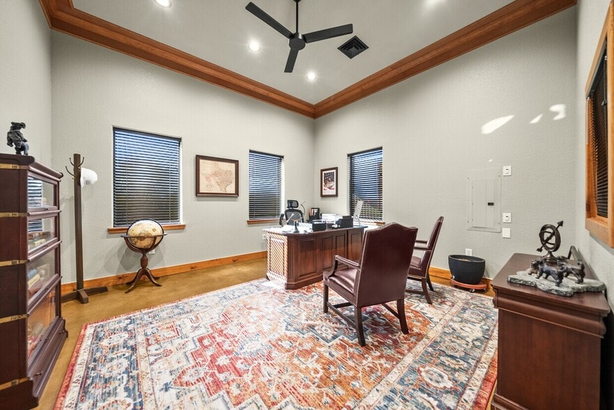 More Photos Of 255 W Princeton Dr, Princeton Flex For Lease