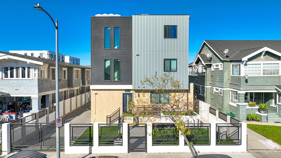 Primary Photo Of 3017 Kenwood Ave, Los Angeles Multifamily For Sale