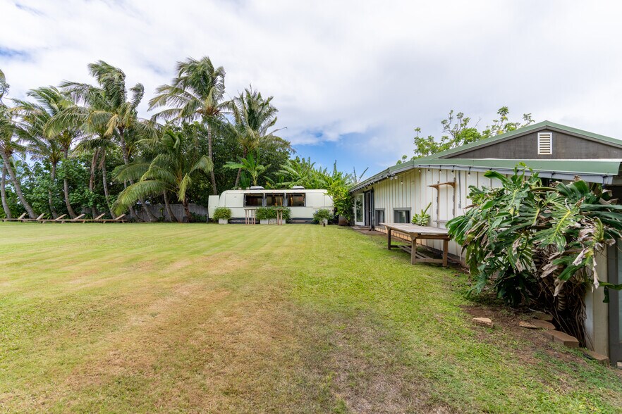 More Photos Of 65 Hana Hwy, Paia Restaurant For Sale