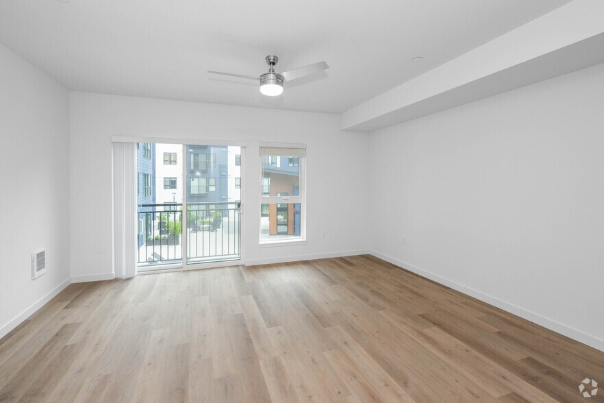 More Photos Of 631 SW 150th St, Burien Apartments For Lease