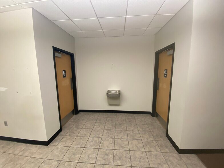 More Photos Of 2143 E Primrose St, Springfield Office For Lease