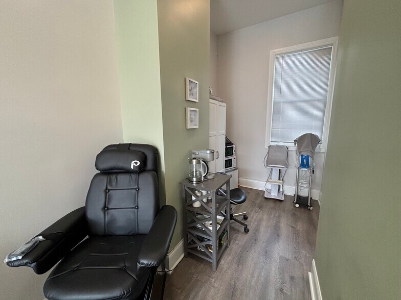 More Photos Of 90-96 Main St, Malden Storefront Retail Residential For Lease