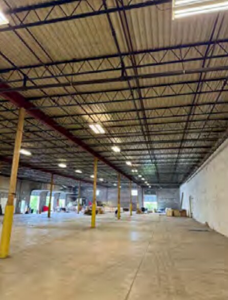 More Photos Of 2441-2445 Northline Industrial Blvd, Maryland Heights Warehouse For Sale