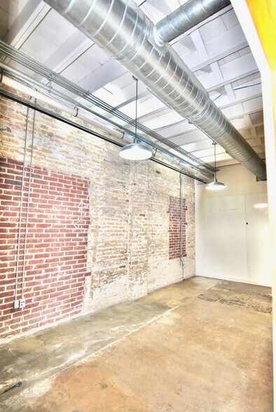 More Photos Of 1101 E 6th St, Austin Loft Creative Space For Lease