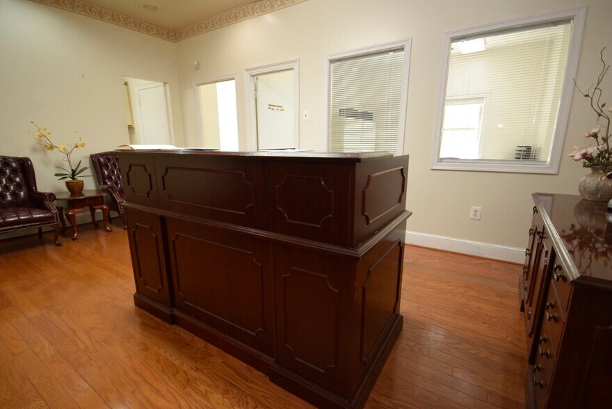 More Photos Of 7361 Mcwhorter Pl, Annandale Office For Lease