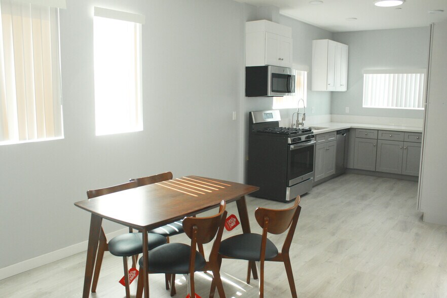 More Photos Of 1259 W 36th Pl, Los Angeles Apartments For Sale