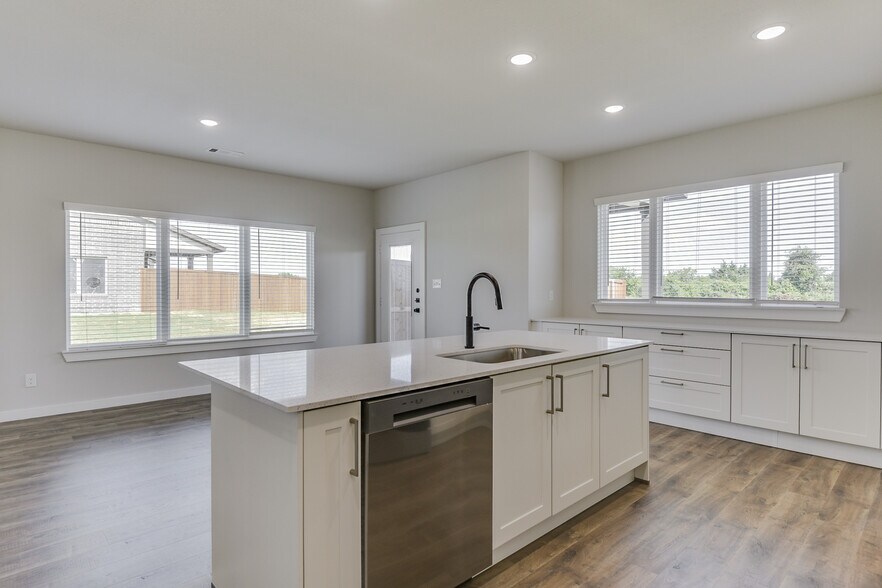 More Photos Of 4405 Clovis Ct, Midlothian Apartments For Sale