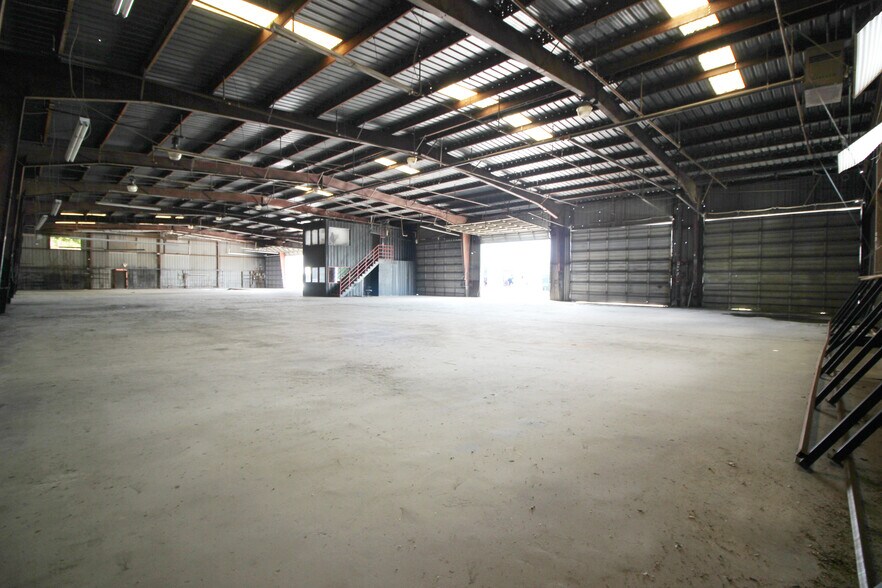 More Photos Of 517 N Bryan St, Houston Service For Sale