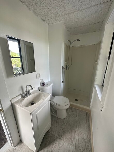 More Photos Of 197 S Leonard St, Waterbury Apartments For Sale