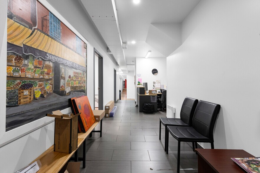 More Photos Of 5220 Av Du Parc, Montréal Office For Sale