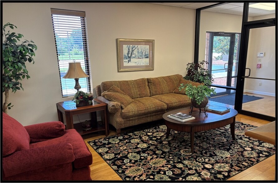 More Photos Of 2926 E Main Street Ext, Spartanburg Office For Sale