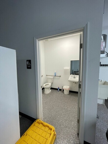 More Photos Of 14251-14295 Tamiami Trl, North Port General Retail For Lease