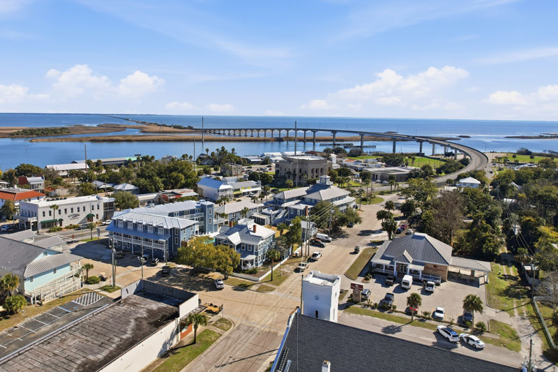 More Photos Of 51 Avenue C, Apalachicola Hotel For Sale