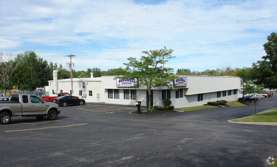 More Photos Of 6800 W Henrietta Rd, Rush Warehouse For Lease