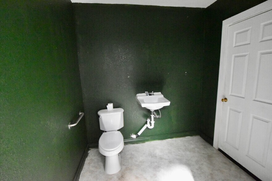 More Photos Of 115 S Main St, Yreka General Retail For Sale