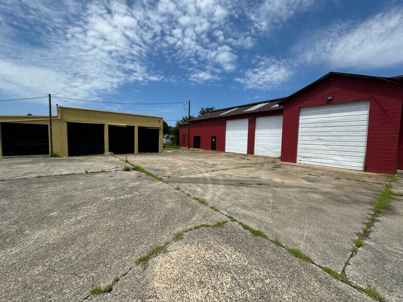 More Photos Of 321 S Jefferson Ave, Eatonton Industrial For Sale
