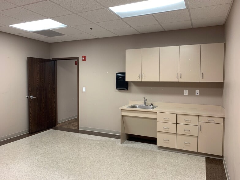 More Photos Of 354 Newnan Crossing Byp, Newnan Coworking Space