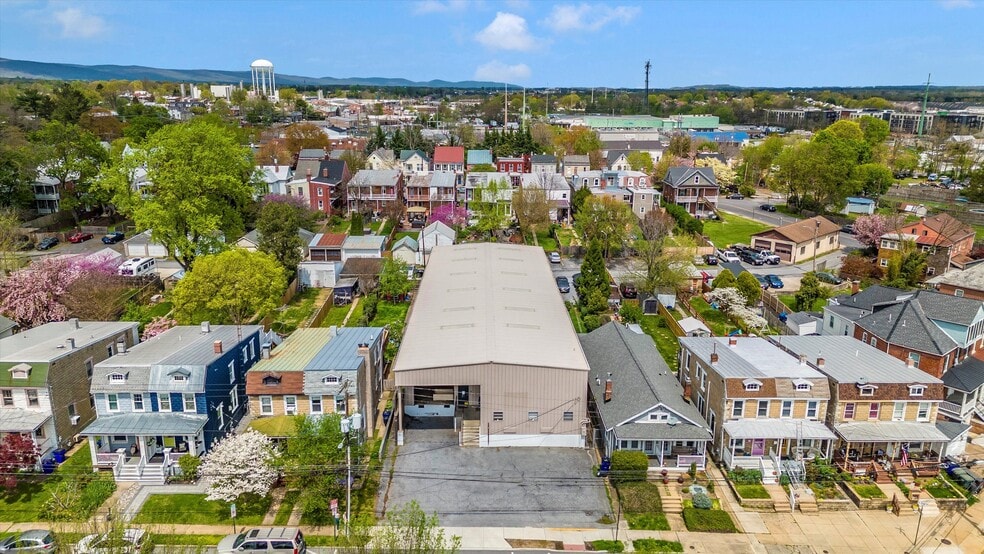 More Photos Of 329 E 2nd St, Frederick Warehouse For Lease