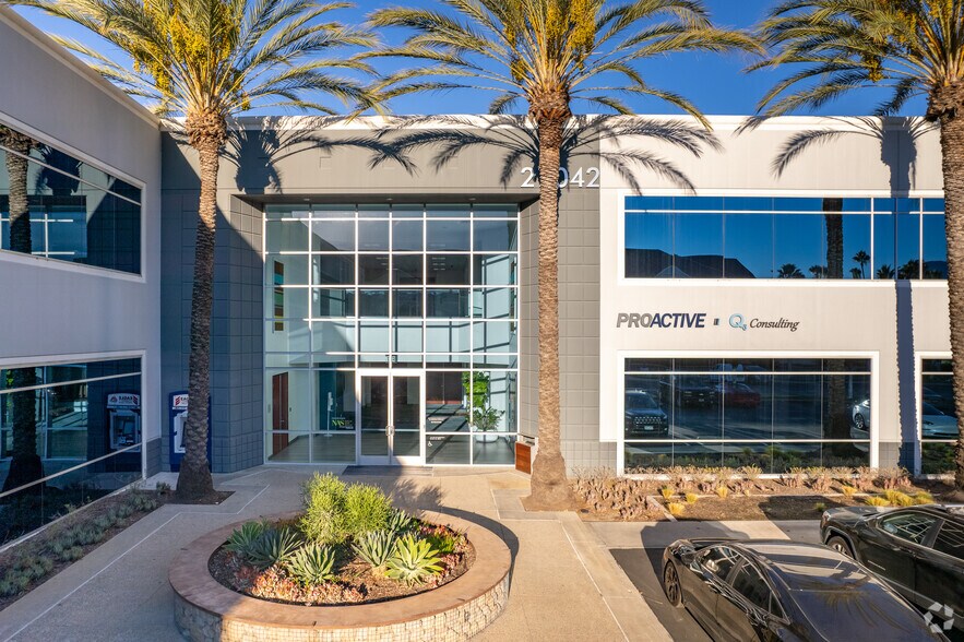 More Photos Of 27042 Towne Centre Dr, Lake Forest Office For Lease