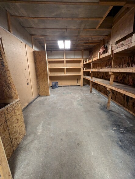 More Photos Of 5 Lafayette St, Plattsburgh Light Distribution For Lease