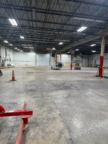 More Photos Of 405 18th Ave, Rockford Warehouse For Lease