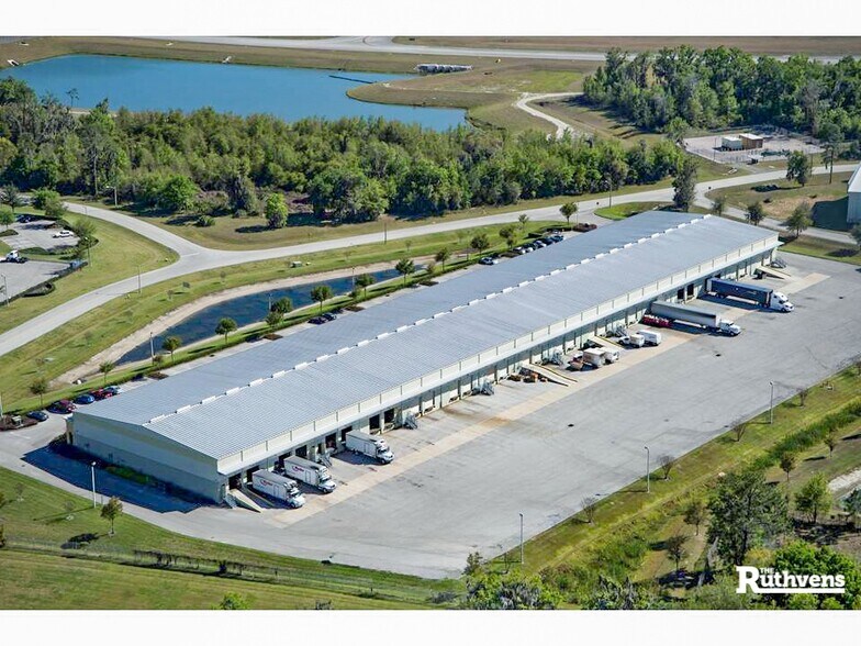 More Photos Of 3919 Air Park Dr, Lakeland Warehouse For Lease