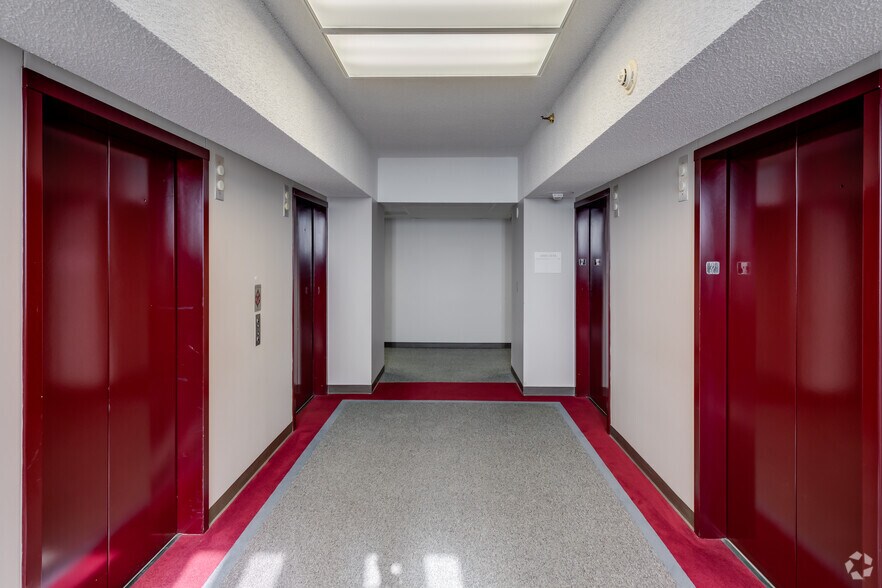 Photo of 32nd Floor Ste 60-3250