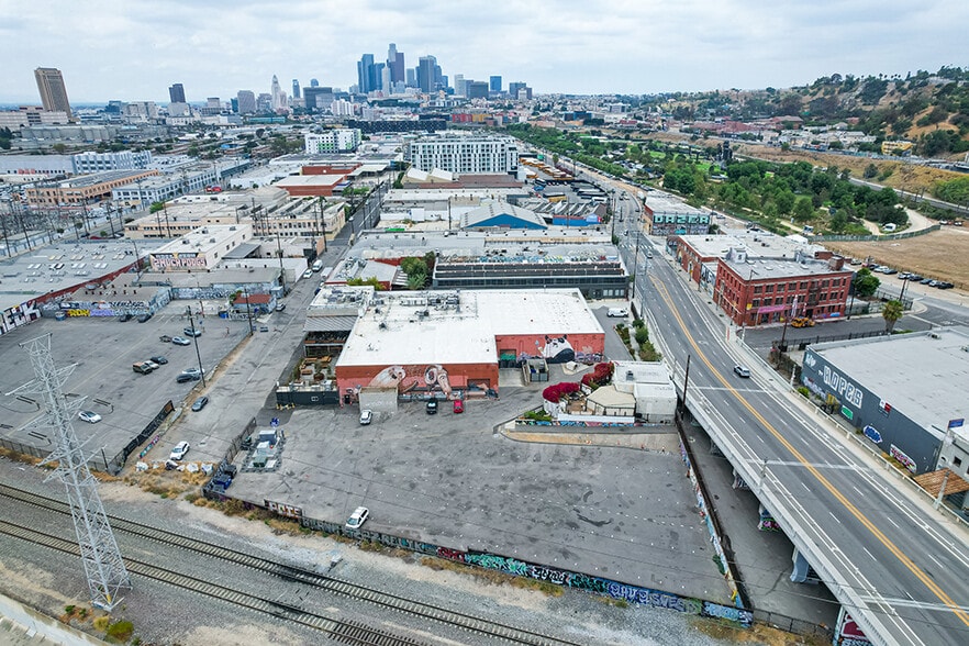 More Photos Of 1726-1756 N Spring St, Los Angeles Warehouse For Lease