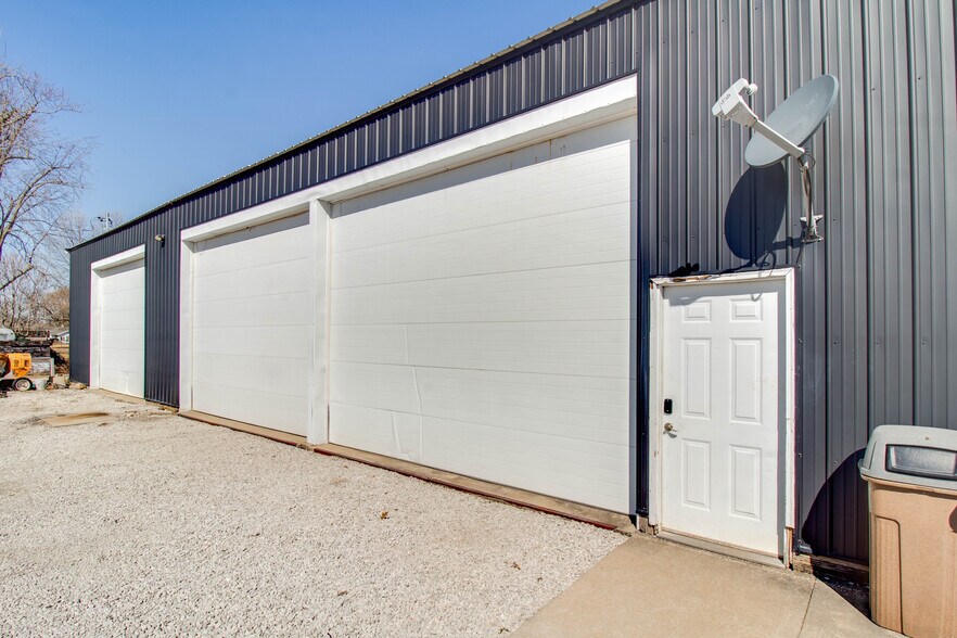 More Photos Of 200 Mounts st, Carlinville Industrial For Sale