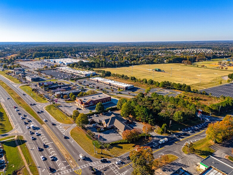 More Photos Of Tara Blvd, Lovejoy Unknown For Lease