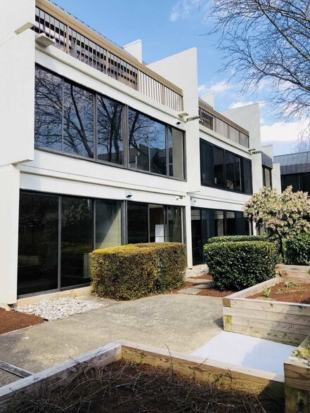 More Photos Of 11250 Roger Bacon Dr, Reston Office For Sale