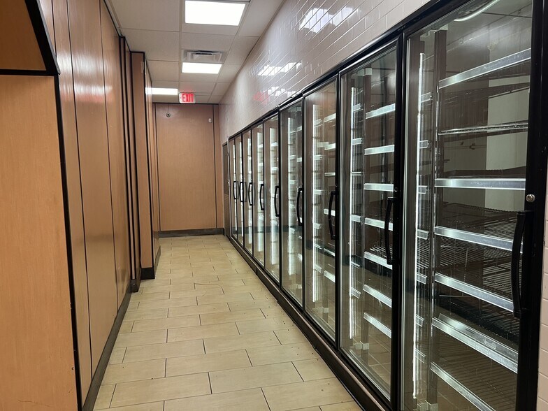 More Photos Of 429 8th St SE, Washington Storefront Retail Residential For Sale