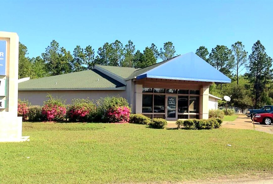Primary Photo Of 748 N Us-29, Cantonment Medical For Lease