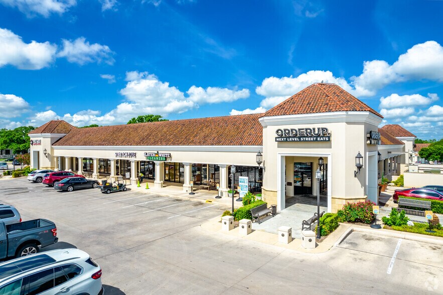 More Photos Of 999 E Basse Rd, San Antonio Unknown For Lease