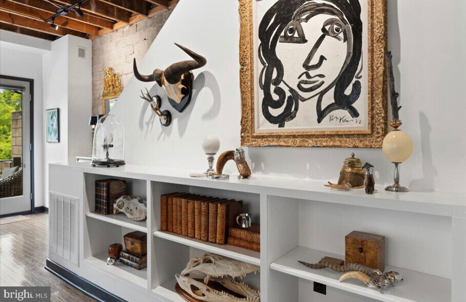 More Photos Of 5169 Macarthur Blvd NW, Washington Office Residential For Lease