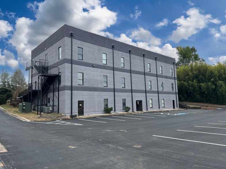 More Photos Of 300 White Ingram Pky, Dallas Office For Lease