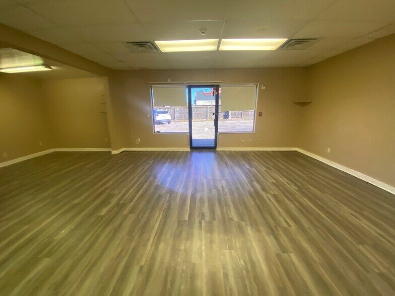 More Photos Of 111 W 5th St, Tyler Loft Creative Space For Lease